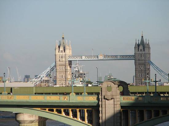 london_towerbridge_080906029